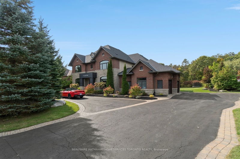 52 Grayfield Dr  Whitchurch-Stouffville, L4A 0B1 | Image 2