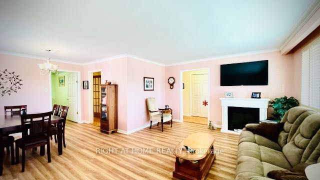 261 Church St S Richmond Hill, L4C 1W9 | Image 6