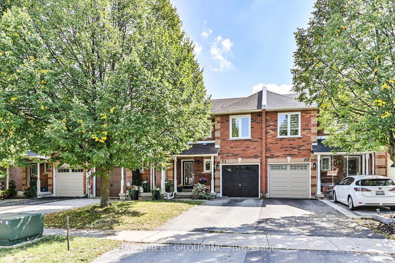 71 Silverdart Cres  Richmond Hill, L4E 3T8 | Image 1