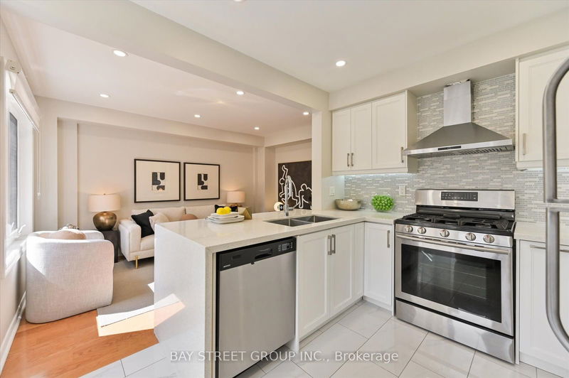 71 Silverdart Cres  Richmond Hill, L4E 3T8 | Image 12