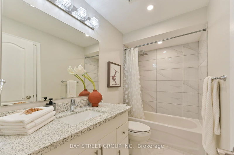 71 Silverdart Cres  Richmond Hill, L4E 3T8 | Image 28