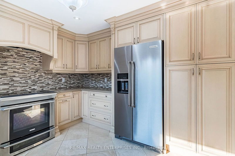 37 Hill Top Tr  Whitchurch-Stouffville, L4A 7X4 | Image 19