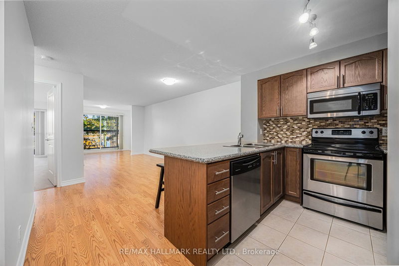  209 - 18 Harding Blvd  Richmond Hill, L4C 0T3 | Image 6