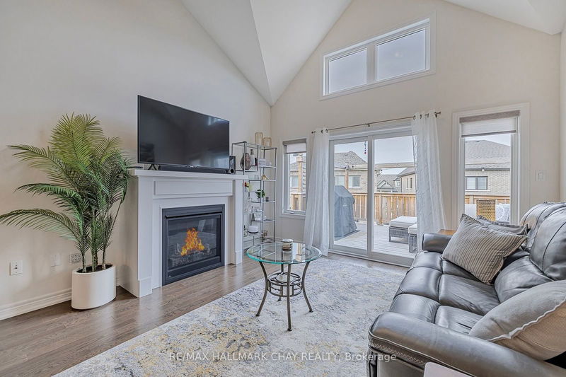 8 Pietrowski Dr  Georgina, L4P 0J7 | Image 11