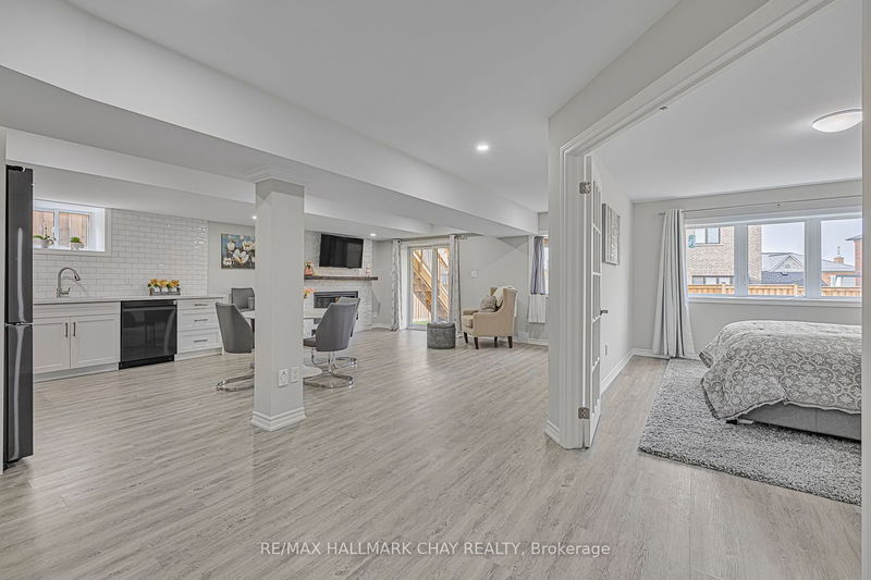 8 Pietrowski Dr  Georgina, L4P 0J7 | Image 24