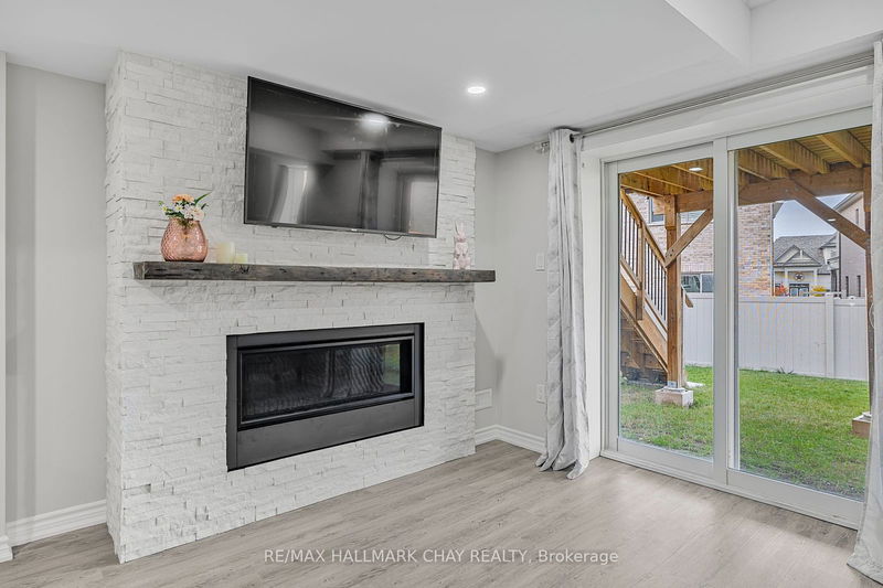 8 Pietrowski Dr  Georgina, L4P 0J7 | Image 28