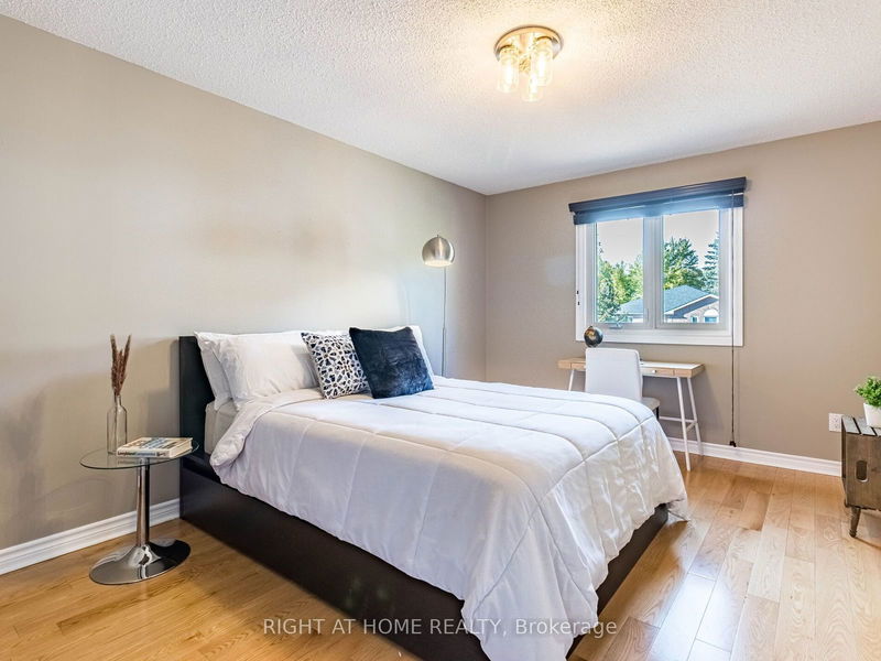 205 Kemano Rd  Aurora, L4G 4Z1 | Image 23