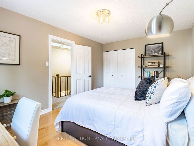 205 Kemano Rd  Aurora, L4G 4Z1 | Image 24