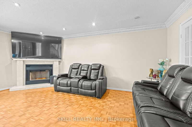 49 Amy Crt  Vaughan, L4L 7R3 | Image 9