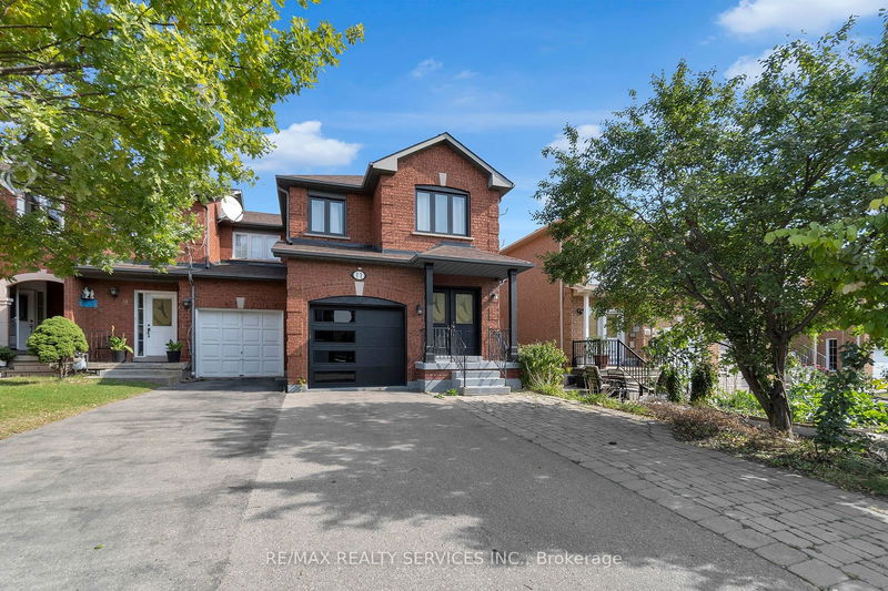 11 Wedgewood Pl  Vaughan, L4K 4X7 | Image 1