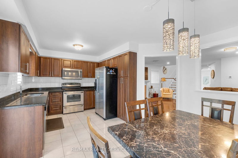 11 Wedgewood Pl  Vaughan, L4K 4X7 | Image 12