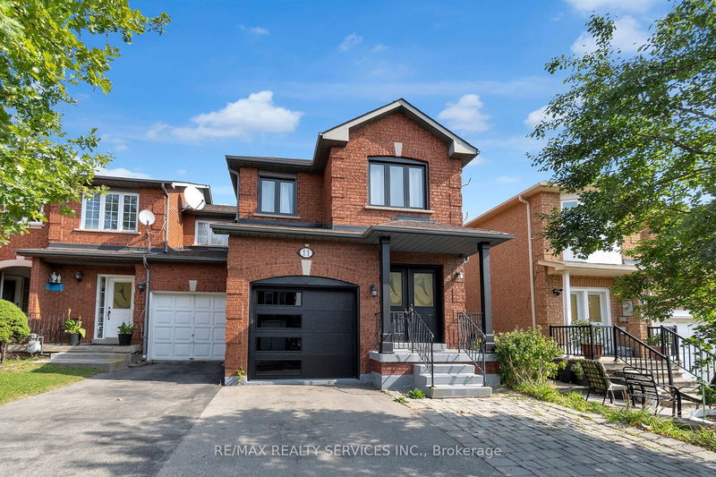 11 Wedgewood Pl  Vaughan, L4K 4X7 | Image 3