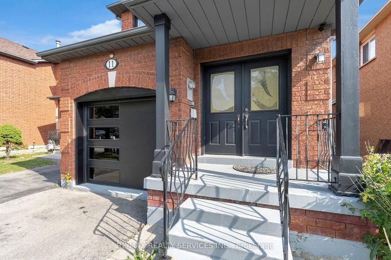 11 Wedgewood Pl  Vaughan, L4K 4X7 | Image 4