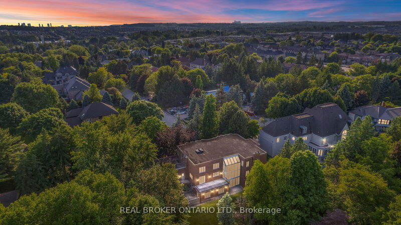 25 Jenkins Dr  Richmond Hill, L4C 8C5 | Image 2