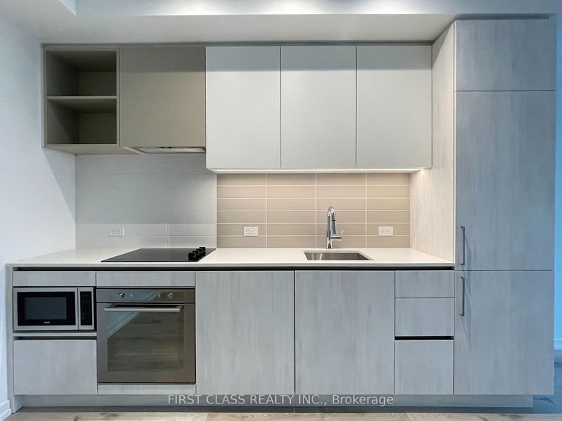 home for lease on 3101-7890 Jane Street