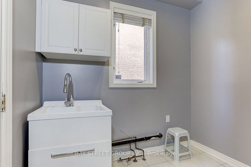 1 Fair Oaks Rd  Markham, L6C 2Z4 | Image 19