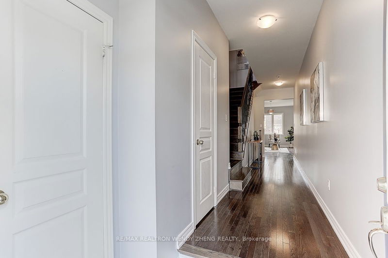 1279 Blencowe Cres  Newmarket, L3X 0C5 | Image 3