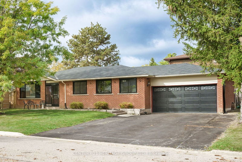 310 Liverpool Rd  Newmarket, L3Y 6G7 | Image 1