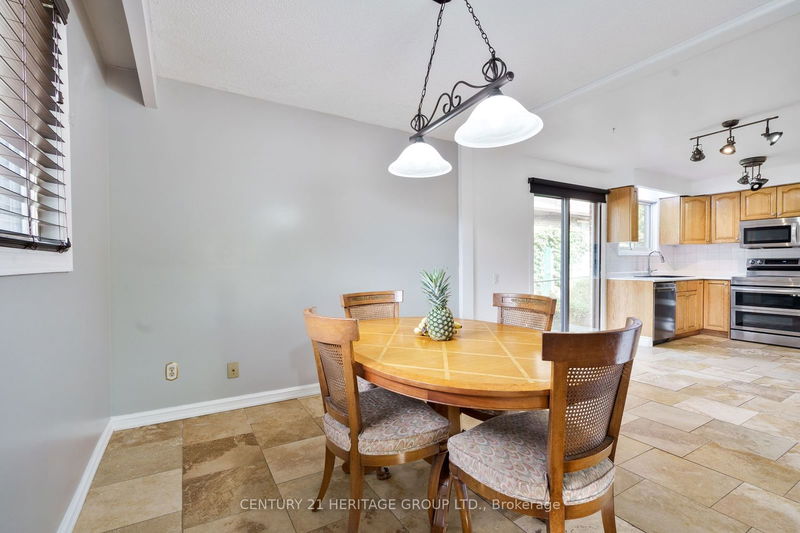 310 Liverpool Rd  Newmarket, L3Y 6G7 | Image 12