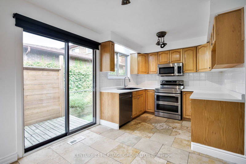 310 Liverpool Rd  Newmarket, L3Y 6G7 | Image 14