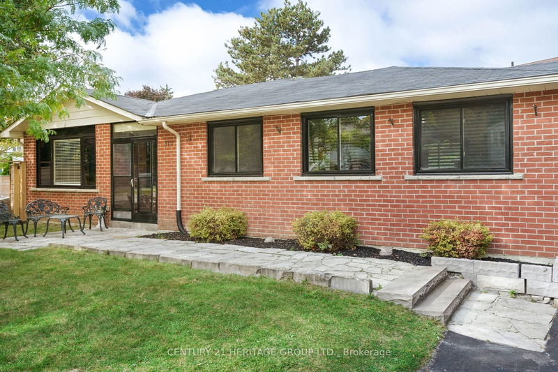 310 Liverpool Rd  Newmarket, L3Y 6G7 | Image 2