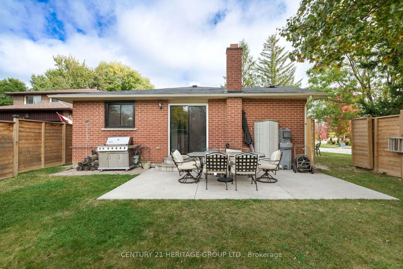 310 Liverpool Rd  Newmarket, L3Y 6G7 | Image 36