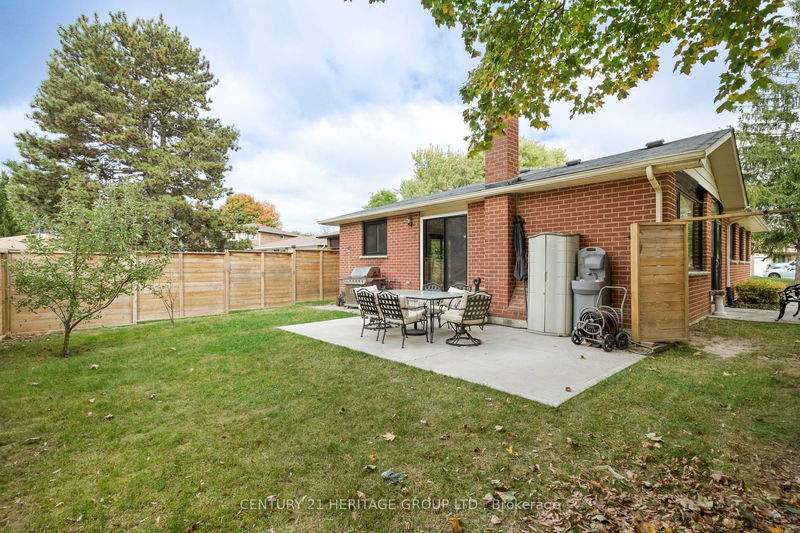 310 Liverpool Rd  Newmarket, L3Y 6G7 | Image 38