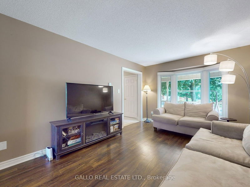 625 Elm Rd  Whitchurch-Stouffville, L4A 1A3 | Image 5