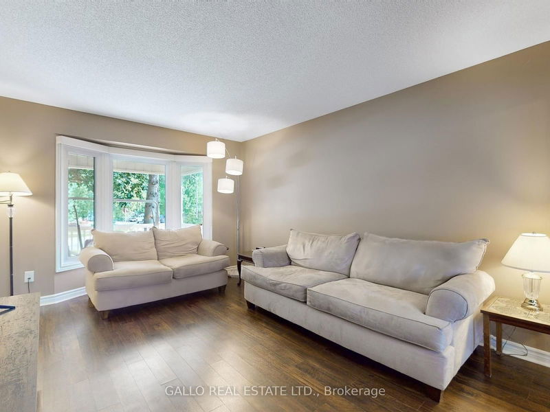 625 Elm Rd  Whitchurch-Stouffville, L4A 1A3 | Image 6