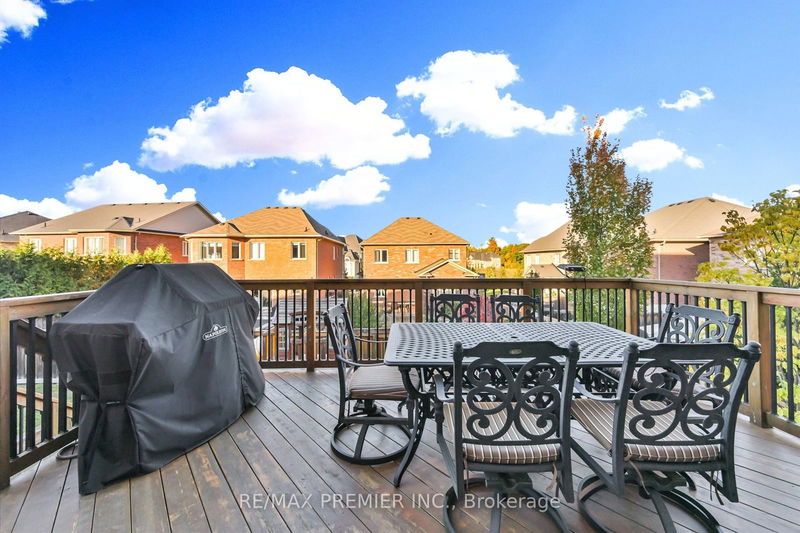 83 Heintzman Cres  Vaughan, L6A 4T1 | Image 12