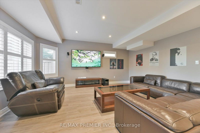 83 Heintzman Cres  Vaughan, L6A 4T1 | Image 29