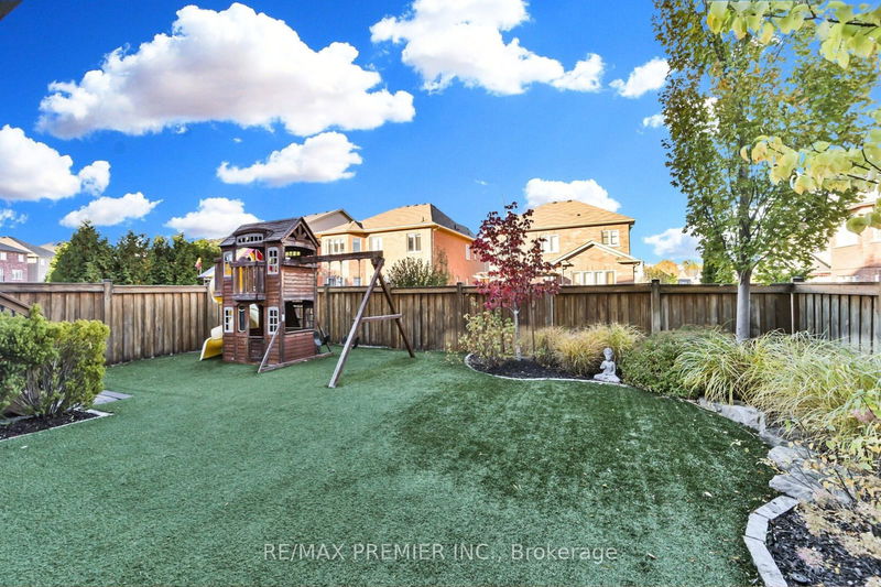 83 Heintzman Cres  Vaughan, L6A 4T1 | Image 37