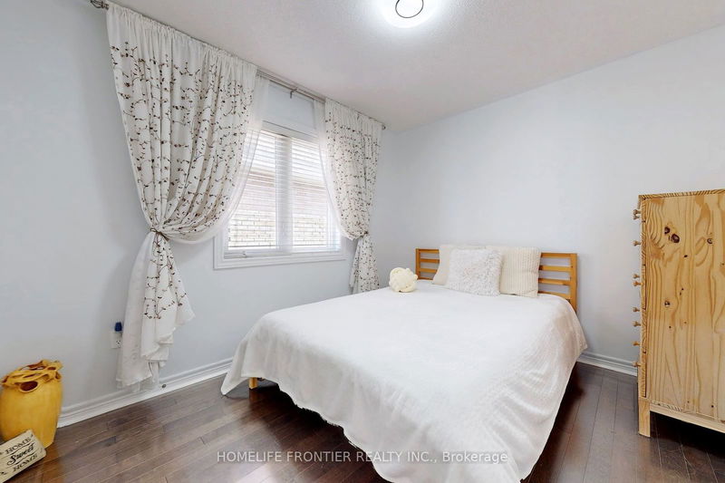 102 Betony Dr  Richmond Hill, L4E 0P5 | Image 19