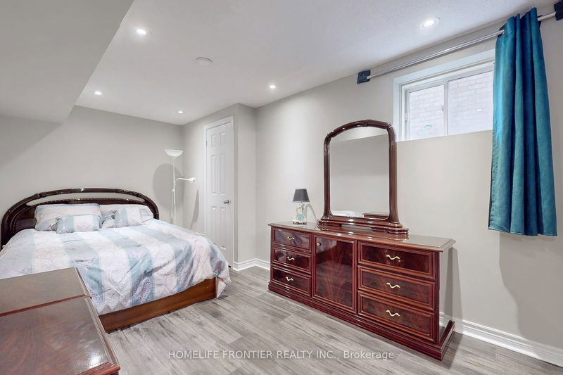 102 Betony Dr  Richmond Hill, L4E 0P5 | Image 27