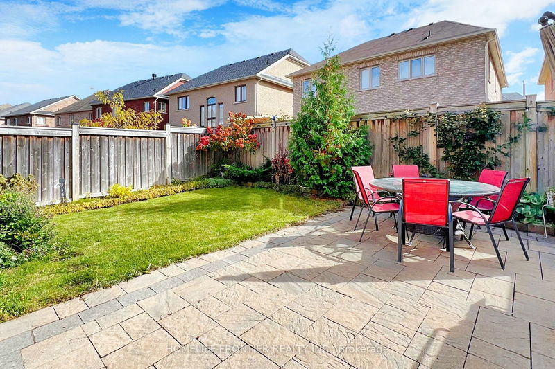 102 Betony Dr  Richmond Hill, L4E 0P5 | Image 31