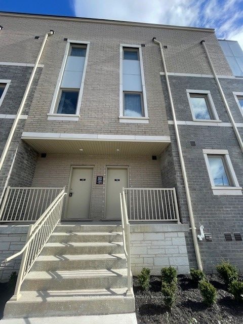 home for lease on 269-150 Honeycrisp Crescent