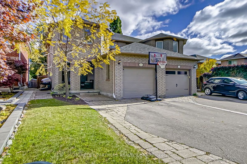 33 Parkfield Crt  Vaughan, L4L 9E5 | Image 1