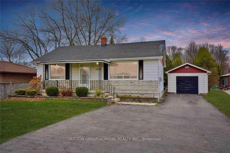 home for sale on 1639 Innisfil Beach Road