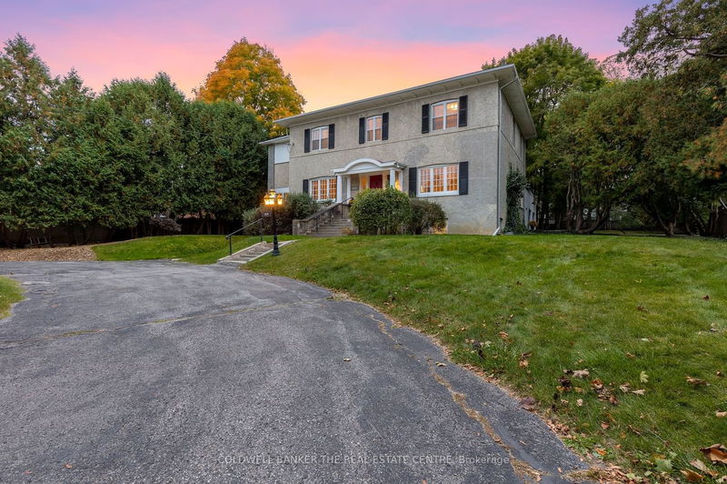home for sale on 154 Victoria Street