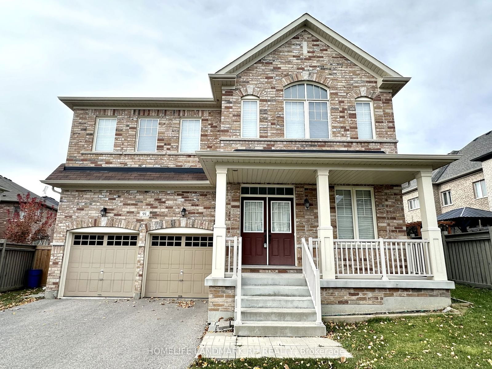 Building in 91 Russell Parker Crescent