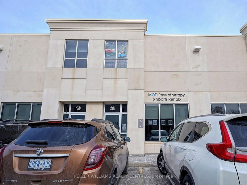 20 2nd - 16945 Leslie St, Newmarket, L3Y 9A2 | Image 3