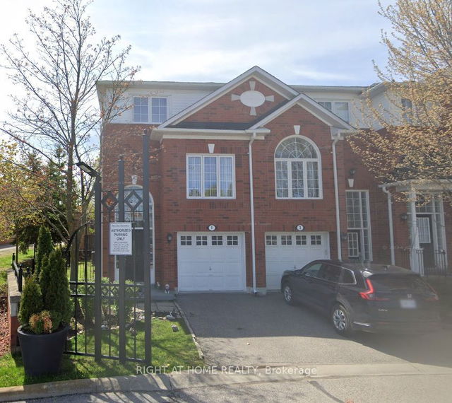 82 - 3 Mosaics Avenue
