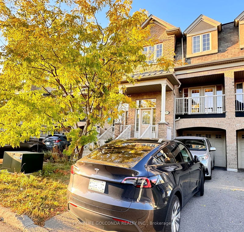 home for lease on 49 Elderbrook Crescent