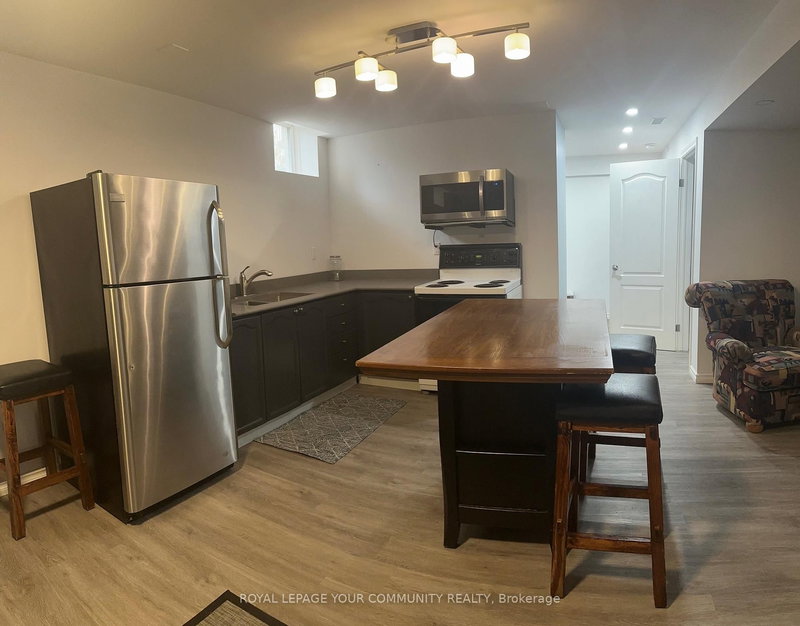 1031 Lake Dr N, Georgina, L4P 3E9 | Image 3