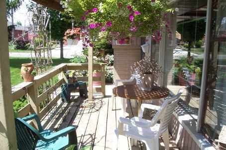 49 Don Mor Dr, Newmarket, L3Y1G8 | Image 2