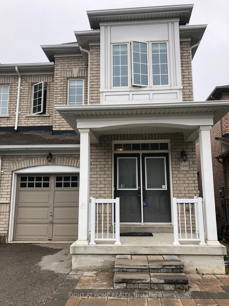 home for lease on 1280 Blencowe Crescent
