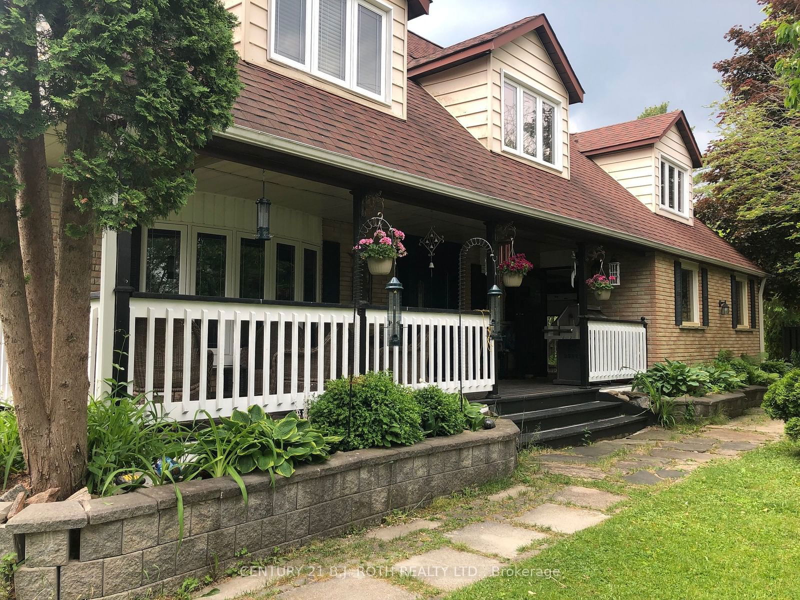 Building at 1711 South Porcupine Avenue, Innisfil, Rural Innisfil