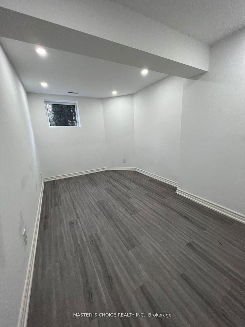 119 Fern Valley Cres, Richmond Hill, L4E 2K3 | Image 2