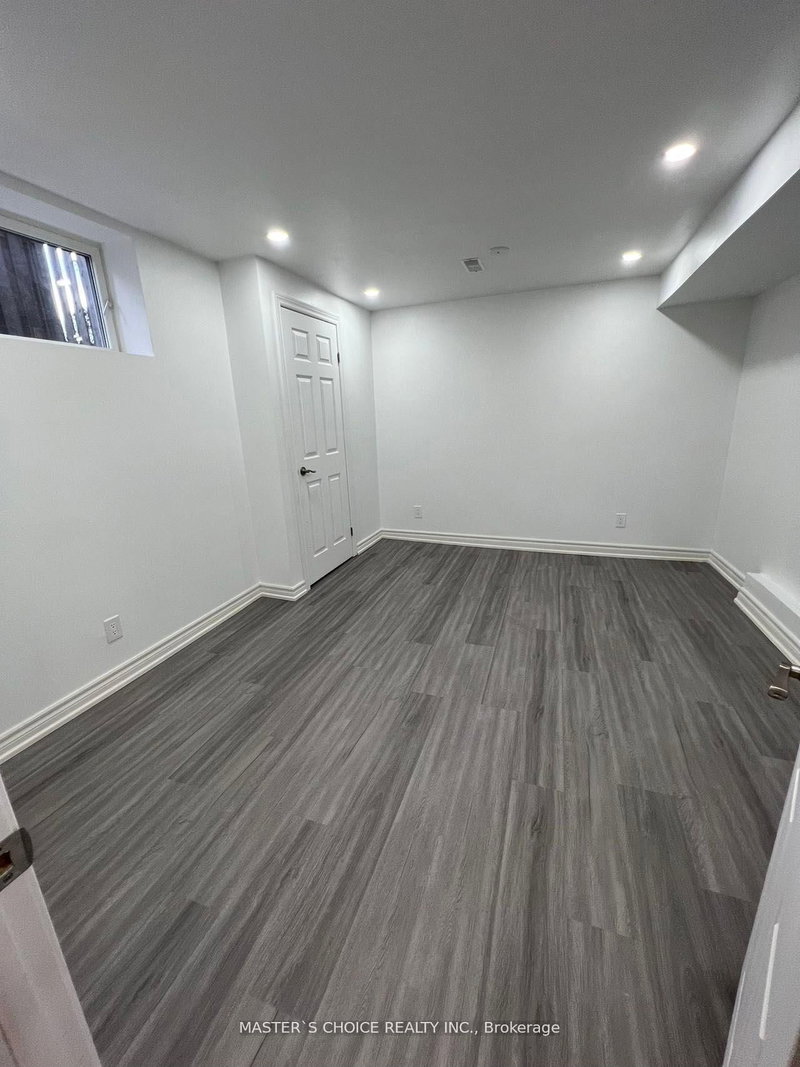 119 Fern Valley Cres, Richmond Hill, L4E 2K3 | Image 3