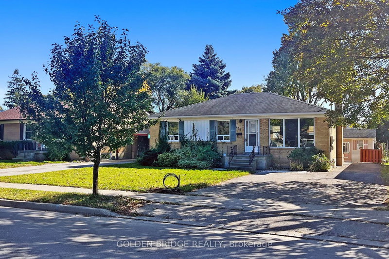 438 Centre St E, Richmond Hill, L4C 1B7 | Image 2